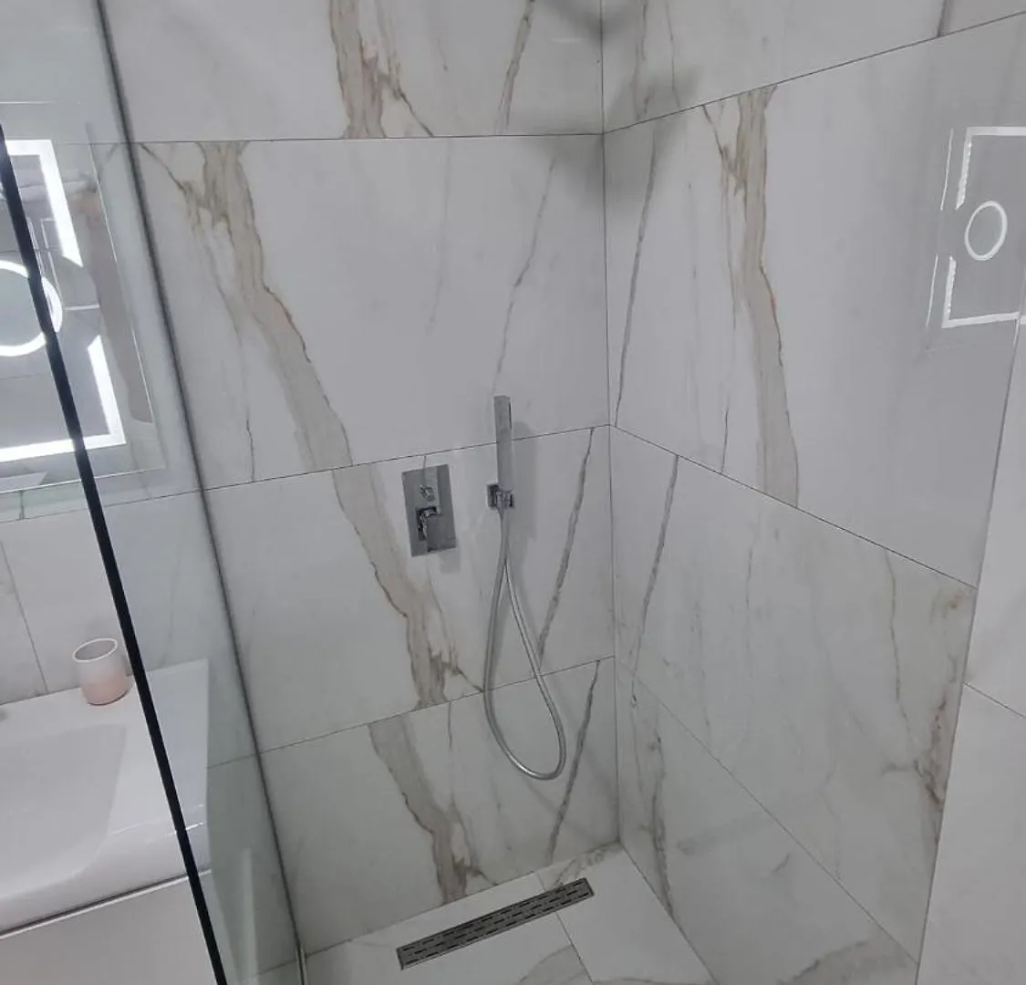 Velvet Vista Luxury Apartment 1057 Golem